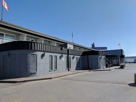 The Cavalier Inn Отели в г. Виннипег