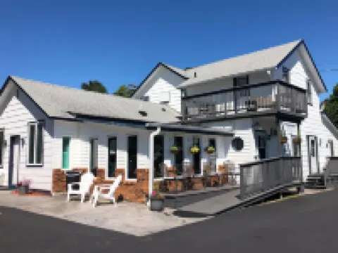 Harbor's Edge Motel Hotels in Bayfield