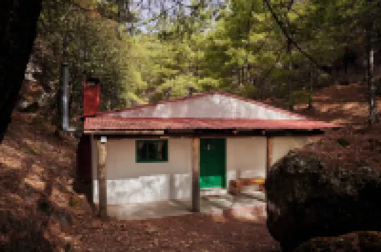 Parque Cueva de los Leones Hotels in Bocoyna Municipality
