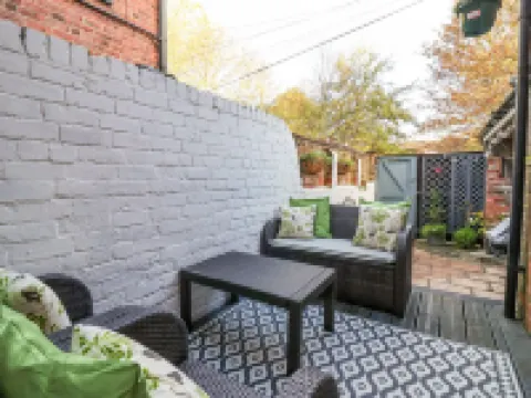 202 Salisbury Terrace