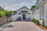 Designer Coastal Studio: Walk to Beach, Near 30A - Beach