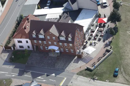 Hotel & Restaurant Gasthaus Zum Anker Отели в г. Йессен