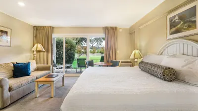 East Hampton House Resort Hotel a Springs