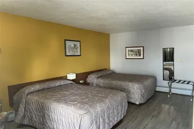 Hilltop Motel & Restaurant فنادق في Grand Falls