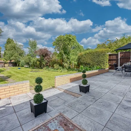 Modern 5 Bed House in Solihull, Close to the NEC, Airport and Solihull Town - Parking