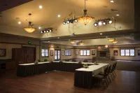 FivePine Lodge Hotels in Sisters