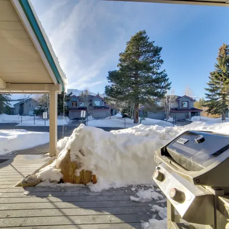 Snowcreek Resort Condo w/ Deck at Mammoth Mountain