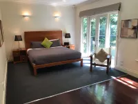 Lochiel Luxury Accommodation Hotels in Kalorama