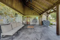 Patio and Yard Newly Built Retreat in Ronks! - parking