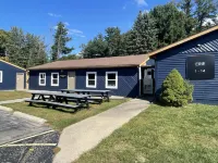 Lake Bluff Inn and Suites - 2-Star