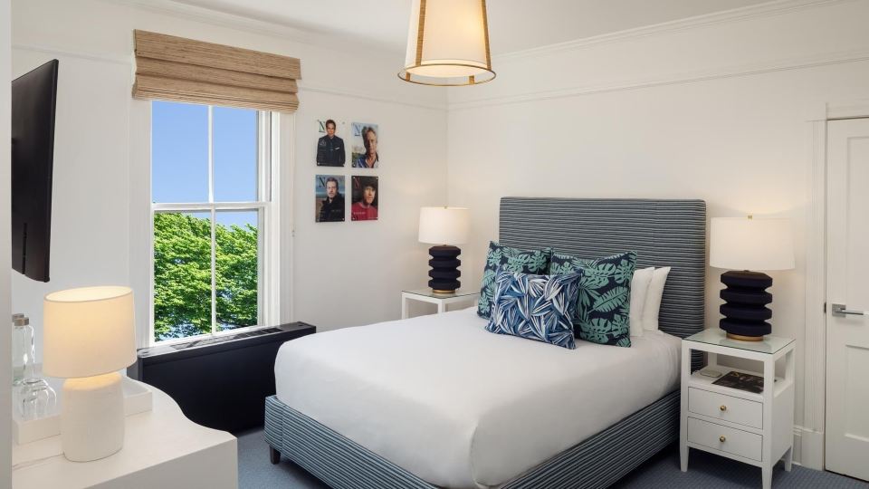 76 Main Ink Press Hotel