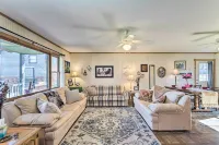 Cabin w/ Fire Pit: 7 Mi to Downtown Morganton! Hotels in Morganton