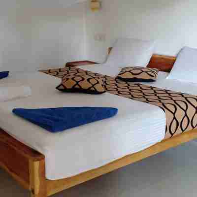 Surf & Sand Hotel Arugambay Rooms