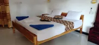 Surf & Sand Hotel Arugambay فنادق في بوتوفيل