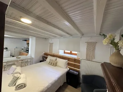 Iris' Garden Retreat Hotels in Archaia Korinthos