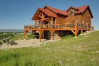 Fire Pit, Deck + Hot Tub: Idaho Group Getaway! - parking