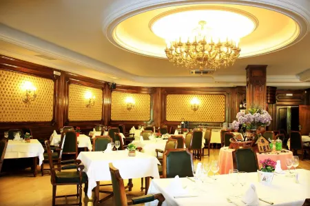 Hotel Gaudi Отели в г. Асторга