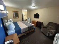 Eco-Lux Inn Norfolk - Bãi đậu xe