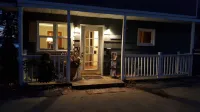 Snug Harbor Inn - 2-Star
