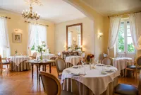Logis Hôtel Restaurant Château Bellevue فنادق في Labastide-d'Armagnac