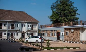 Ekulu Apartments