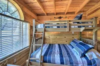 Riverfront Cottage: Fire Pit & Kayaks