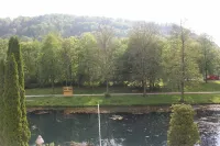 Cafe Altmühl, Ferienwohnungen Gästehaus Krimhilde Direkt am Wasser Hôtels à : Kelheim