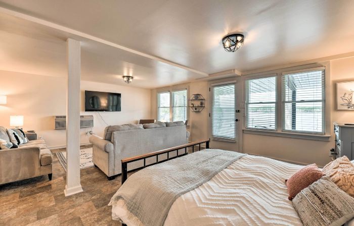 Dreamy Lake Norman Cottage w/ Panoramic Lake Views
