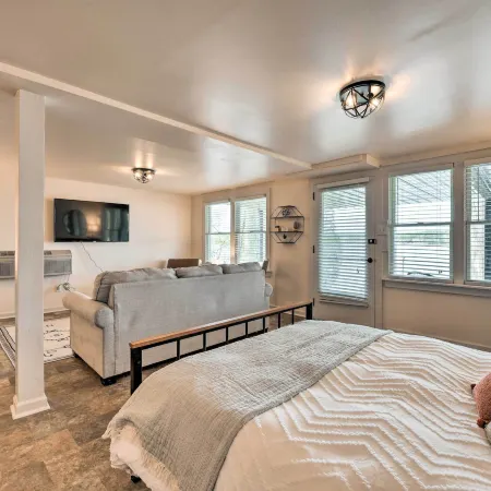 Dreamy Lake Norman Cottage w/ Panoramic Lake Views