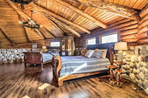 Ironwood 'Superior Home' ~ 4 Mi to Big Powderhorn! - 3-Star
