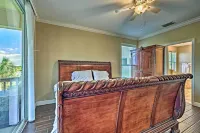 Bright Bayfront Home < 2 Mi to Hernando Beach! - Homestays