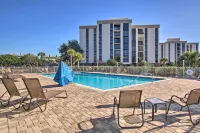 Airy Destin Condo w/ Pool - Walk to Private Beach! - Beach