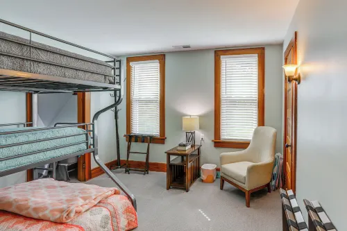 Sunny Sandusky Home w/ Yard: 3 Mi to Cedar Point! - Homestays