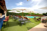 Hôtel la Perna Hotels in Velleron