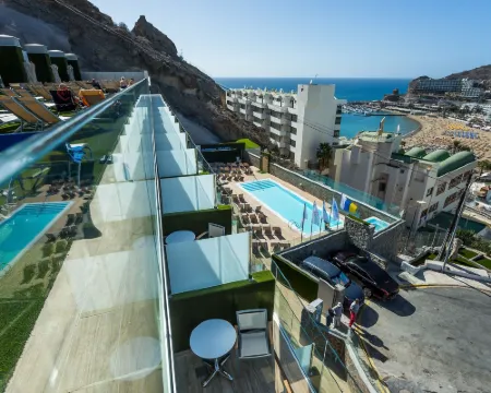 IG ナチョソル アトランティック & ヤイサソル バイ セルバトール - 大人限定 コマルカ・スールのホテル