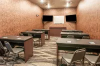 Cobblestone Hotel & Suites Appleton International Airport Hotels in Menasha