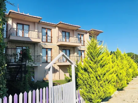 Poyraz Konuk Evi Отели в г. Гёкчеада