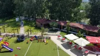 Apple Red Hotel Hotels in Mbrostar