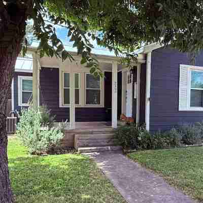 Spacious Vintage Gem - Big Yard - Close to Downtown & Schreiner - Dogs Welcome! Hotel Exterior