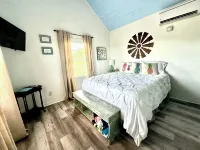 Fun Family Countryside Tiny House with Pool