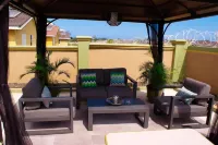 Palms Paradise Drax Hall