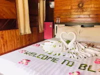 Rai Na Bualuang Cafe & Farm Stay فنادق في Chang Klang