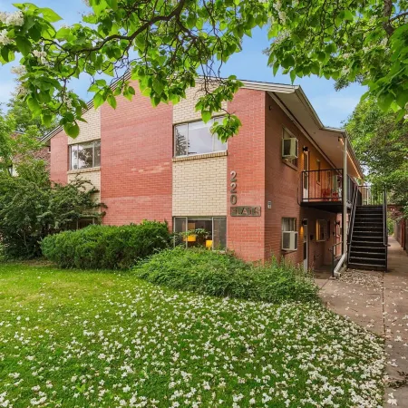 Modern & Chic Condo in the Heart of Old Town