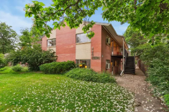 Modern & Chic Condo in the Heart of Old Town Hotels in 