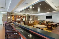 Crowne Plaza EXECUTIVE CENTER BATON ROUGE by IHG - ที่มีบาร์