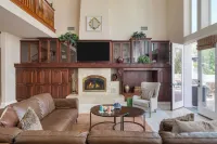 Grand Contento by AvantStay Extraordinary Estate w Pool Hot Tub Movie Room Hotels near Maurice Car'rie Winery