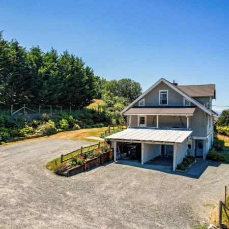 Maxwelton Farm Guest House by AvantStay