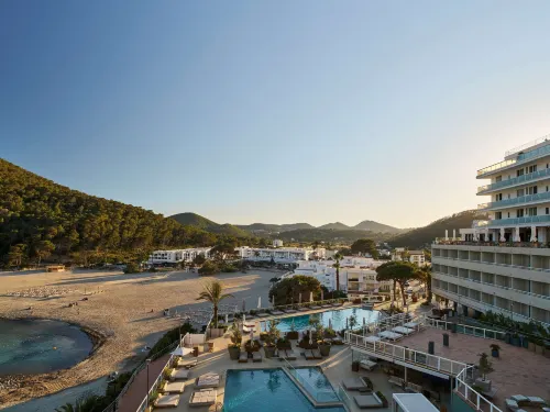 Mondrian Ibiza Hotel a Cala Llenya