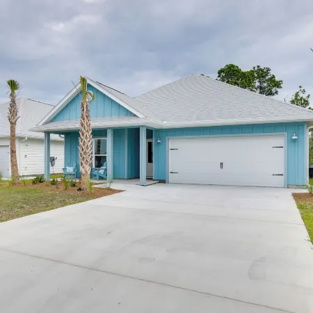 Walk to Beach and Pool Windmark Beach Home!