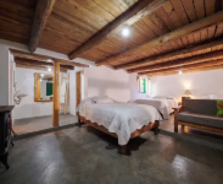 Parque Cueva de los Leones Hotel a 